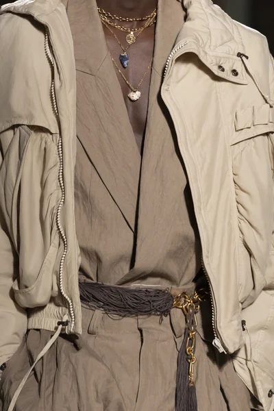 Look 9